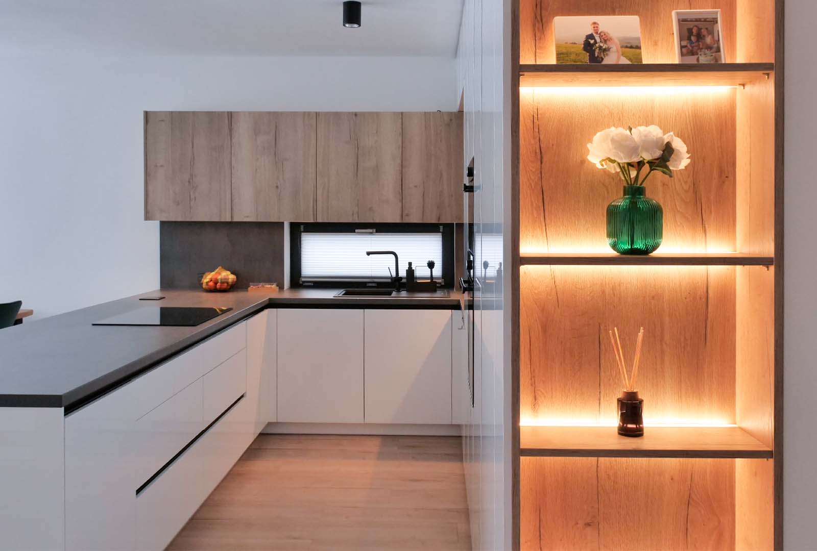 Biely_lesk_Dub_prirodny_Chromix_antracit (5)